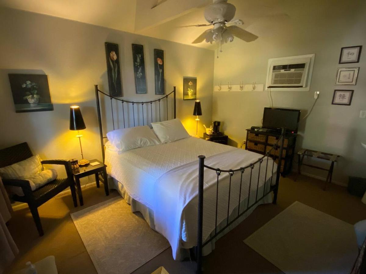 Four Winds Victorian Venue & Suites Bonham Екстер'єр фото