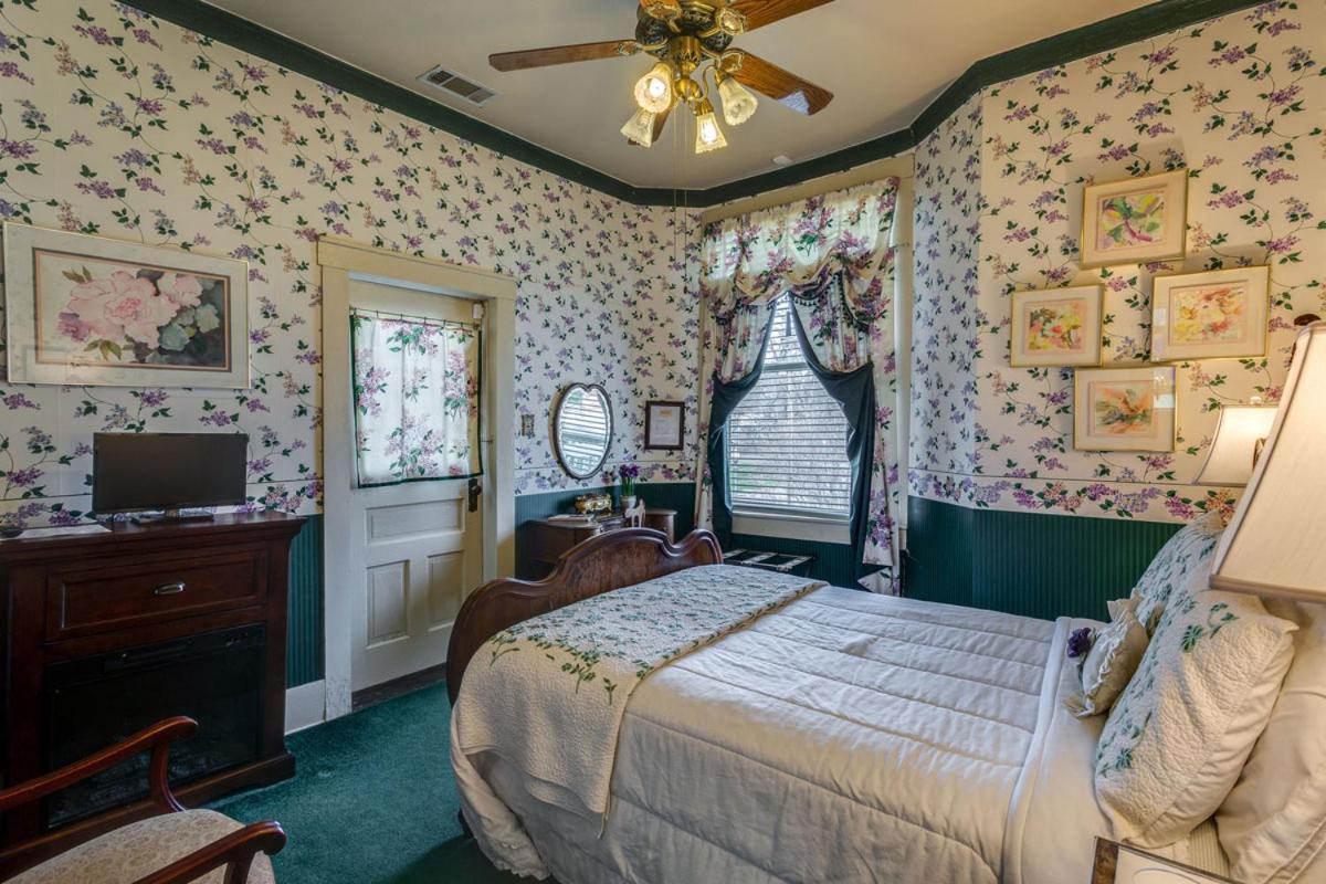 Four Winds Victorian Venue & Suites Bonham Екстер'єр фото